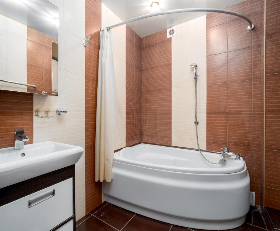 Lux Apartment Gorkiy Park 哈尔科夫 外观 照片