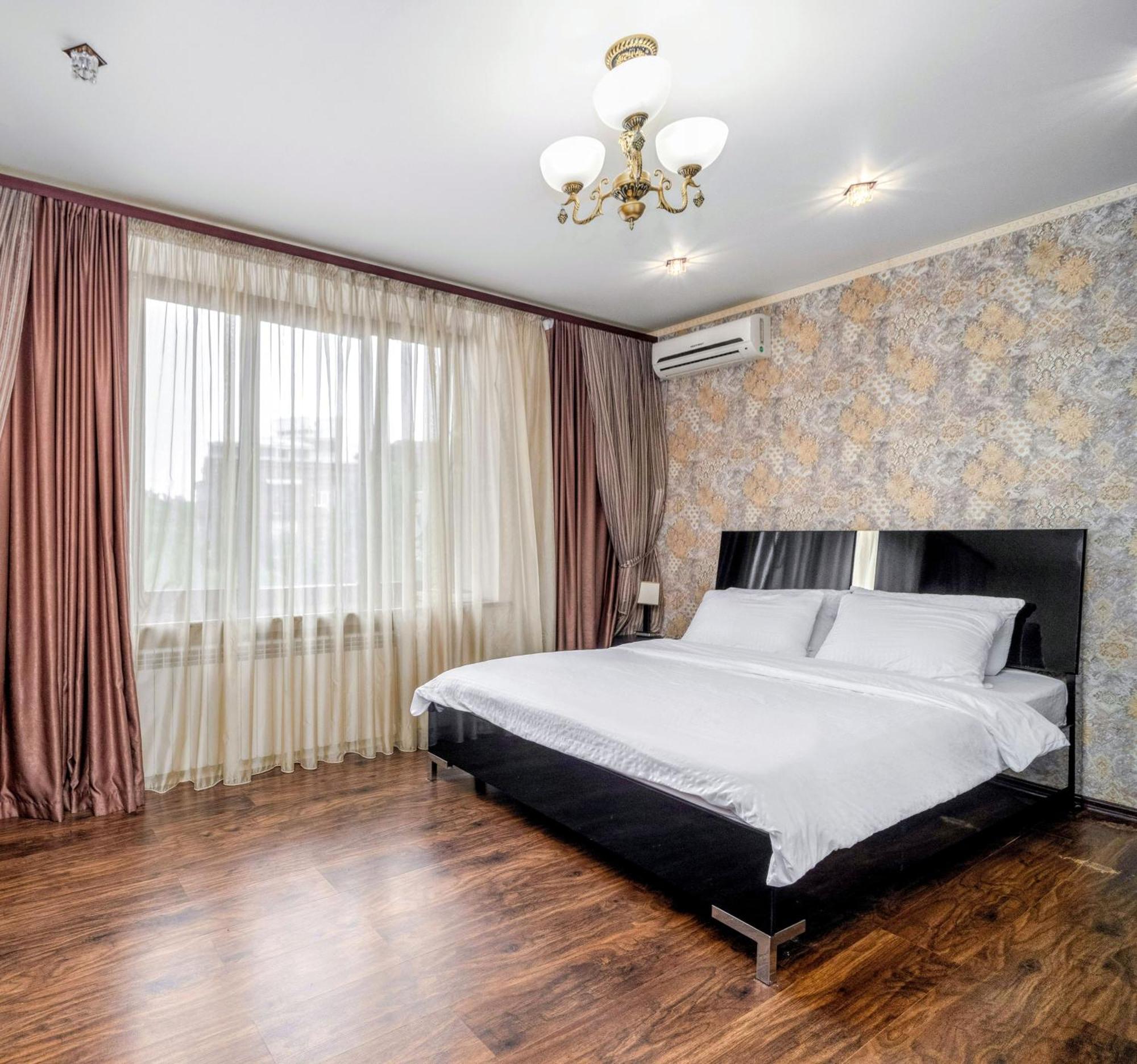 Lux Apartment Gorkiy Park 哈尔科夫 外观 照片