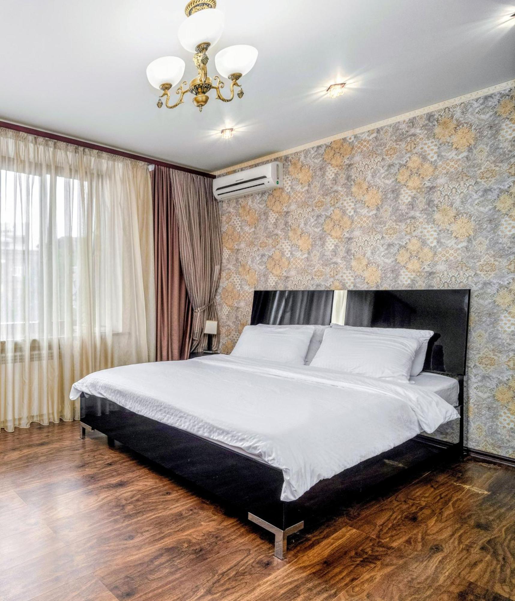 Lux Apartment Gorkiy Park 哈尔科夫 外观 照片